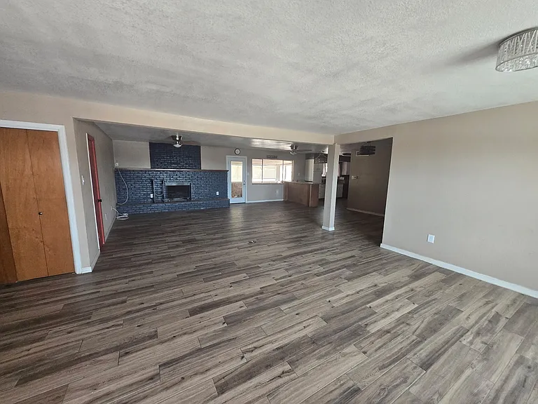 1401 Murchison Dr — Photo 3