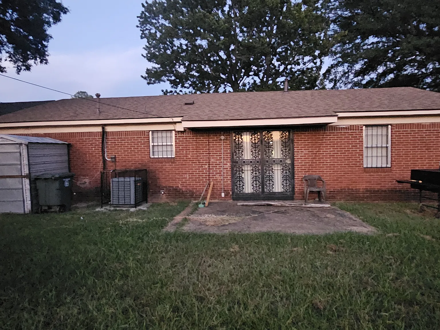 3 bed, 1.5 bath, 1240 sqft, $1,250 — Photo 2