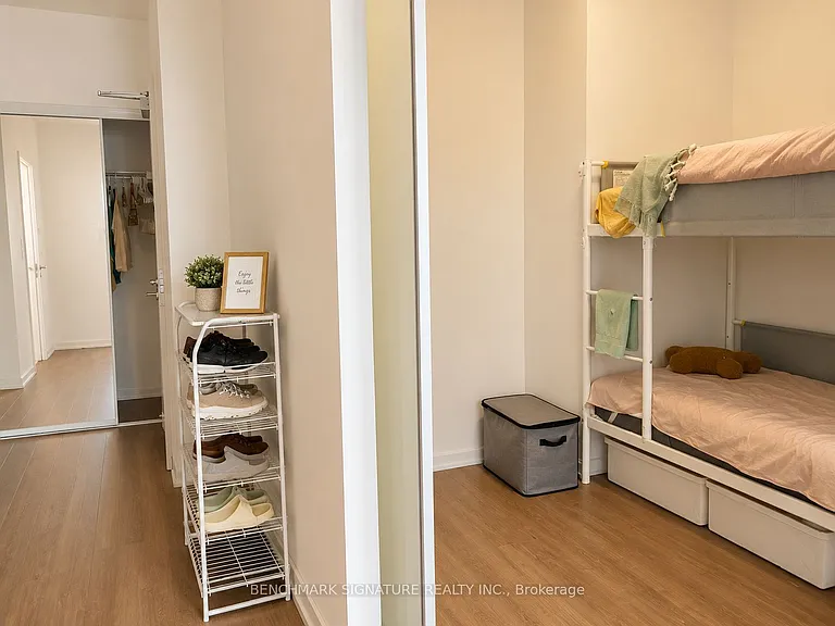 203 College St #606 — Photo 3