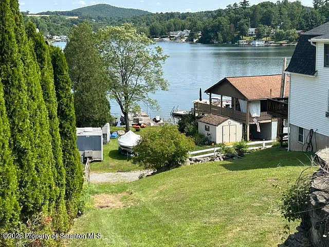 126 Evergreen Ln — Photo 2