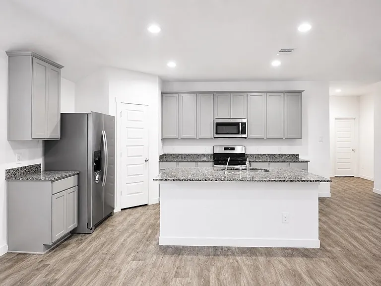 31603 Featherstone Trl — Photo 8