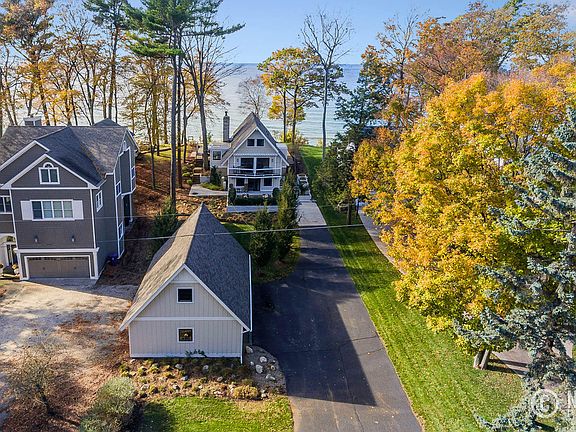2nd image of 10975 Lakeshore Dr
