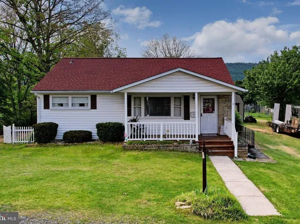 513 2nd St, Romney, WV 26757