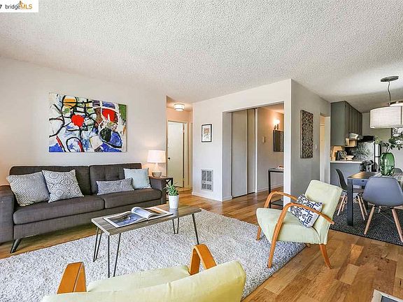 4th image of 155 Pearl St APT 303