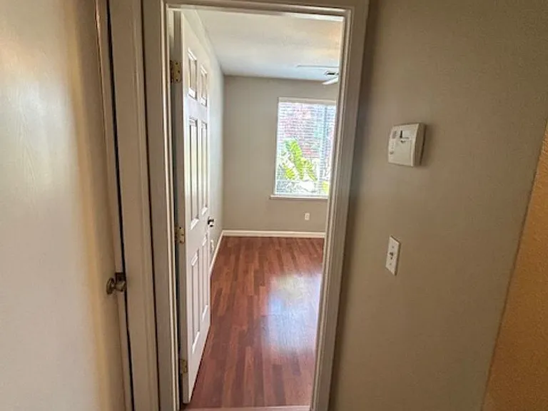 1896 N Matthew Ave — Photo 12