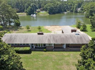 1560 Waverly Ave, Kilmarnock, VA 22482