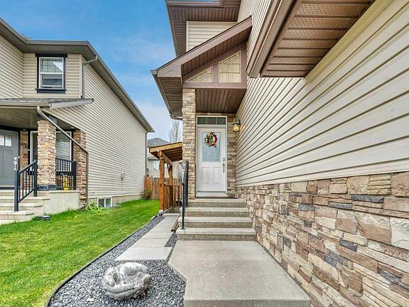 2nd image of 22 E Kincora Hts NW