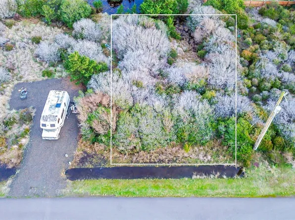 413 N Portal Loop SW, Ocean Shores, WA 98569