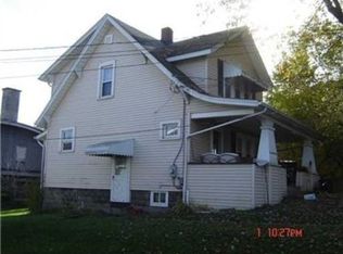 1137 Wallis Ave, Farrell, PA 16121