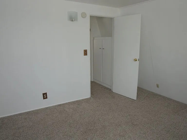 690 Talmadge Rd — Photo 12