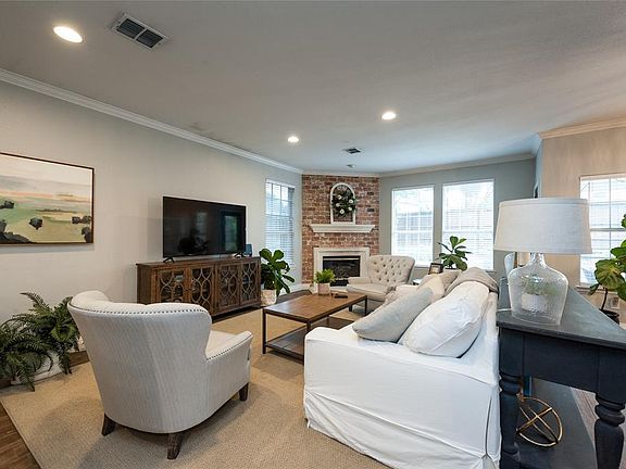 3rd image of 5329 Timber Park Dr