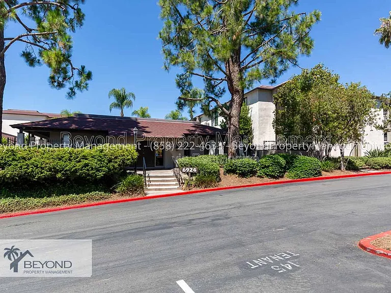 6924 Hyde Park Dr #214 — Photo 15