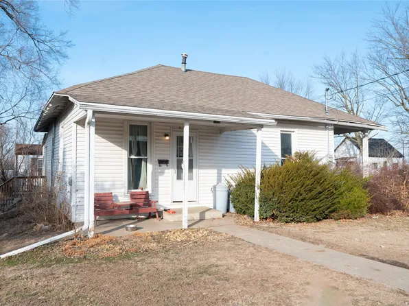 109 E Rock Island St, Knoxville, IA 50138