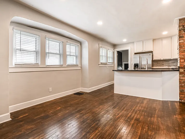 957 E Yoke St — Photo 17