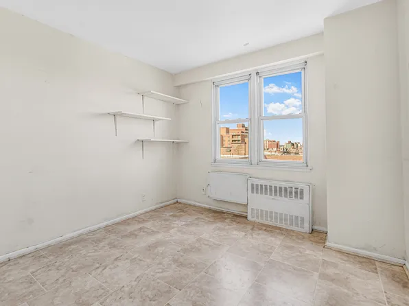 138-10 Franklin Avenue image 14 of 15