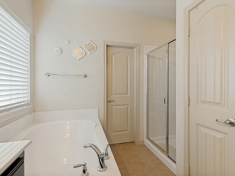 540 Vidalia Ct — Photo 15
