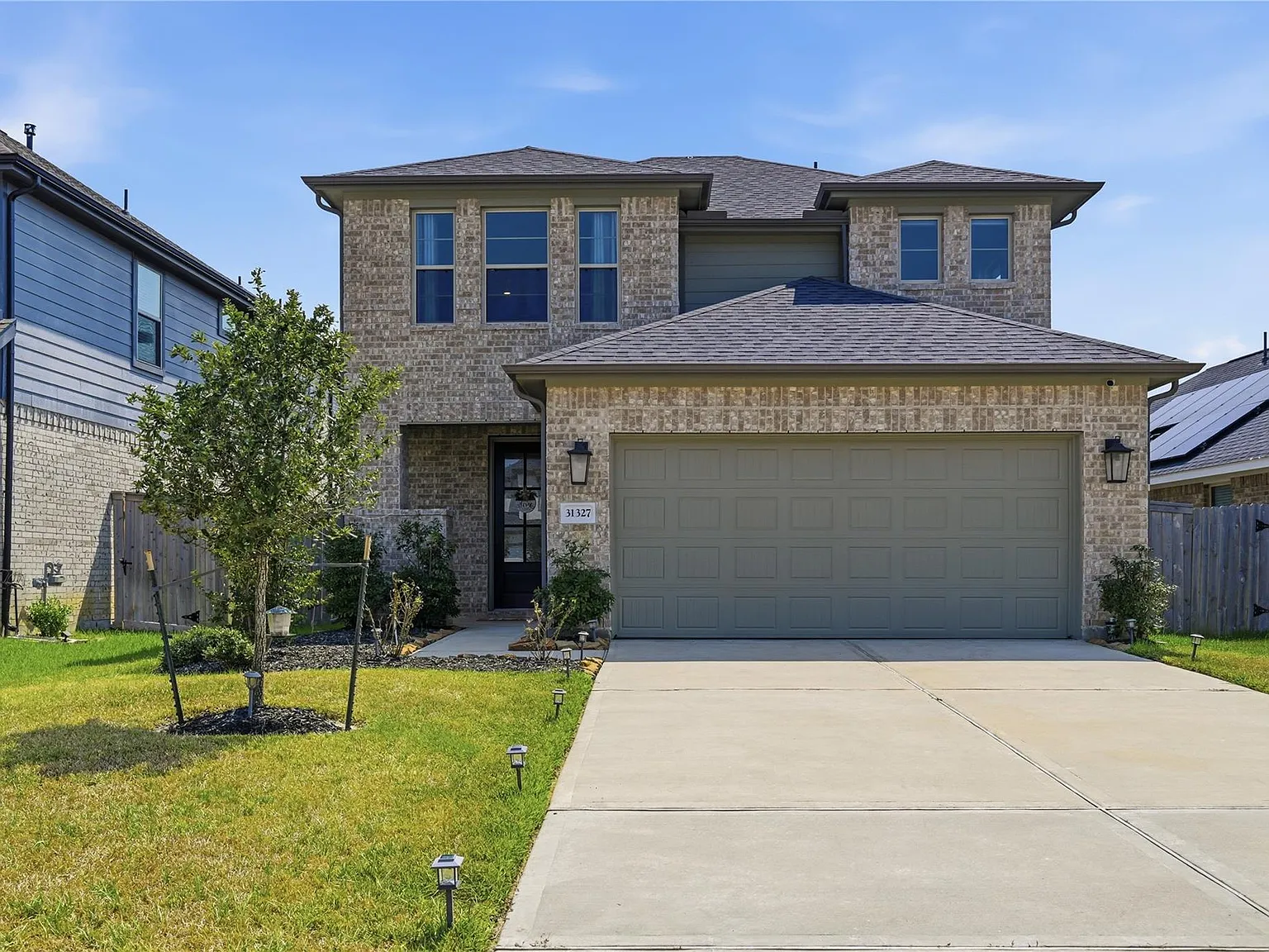 4 bed, 3.5 bath, 2317 sqft, $2,850 — Photo 1