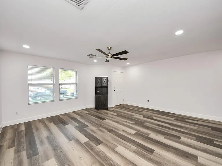 7826 Maverick Trace Ln — Photo 14
