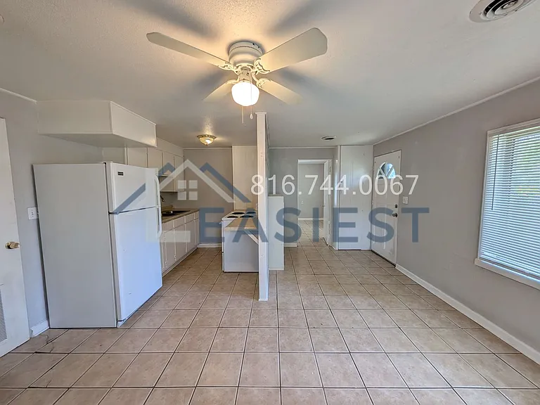 8832 N Forest Ave — Photo 3