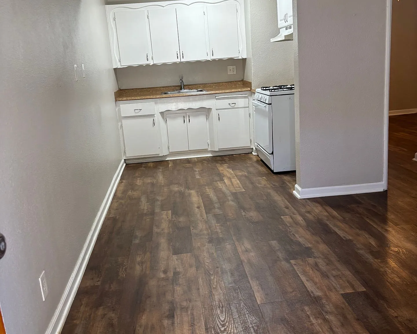 7348 Neo St — Photo 2