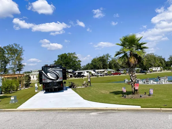 28121 Migratory Way #135, Elberta, AL 36530