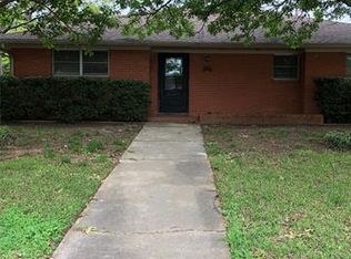 1202 Belmont St, Gainesville, TX 76240