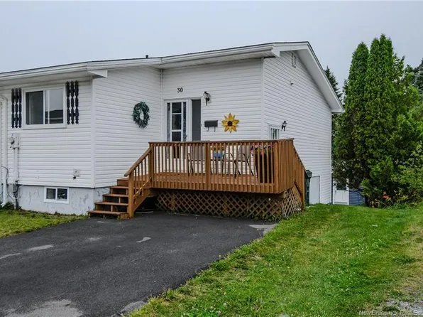 30 Boyaner Cres, Saint John, NB E2J 4C7