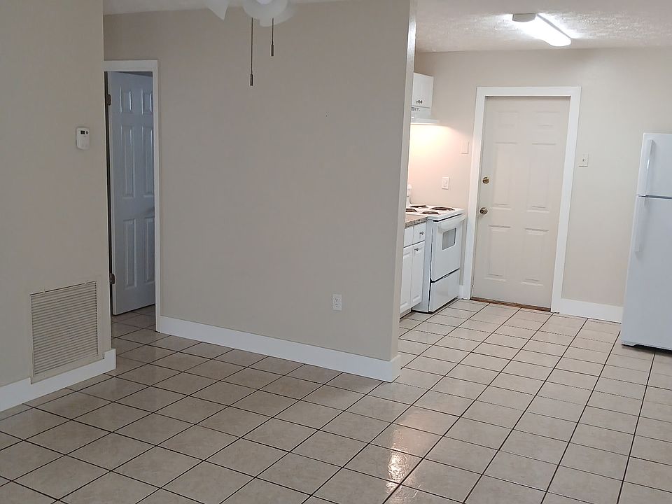 2nd image of 4081 Wayne Ave #4081