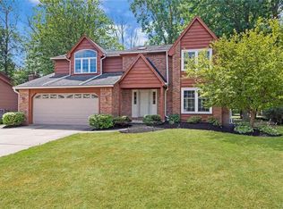 46 Cimarand Dr, Williamsville, NY 14221