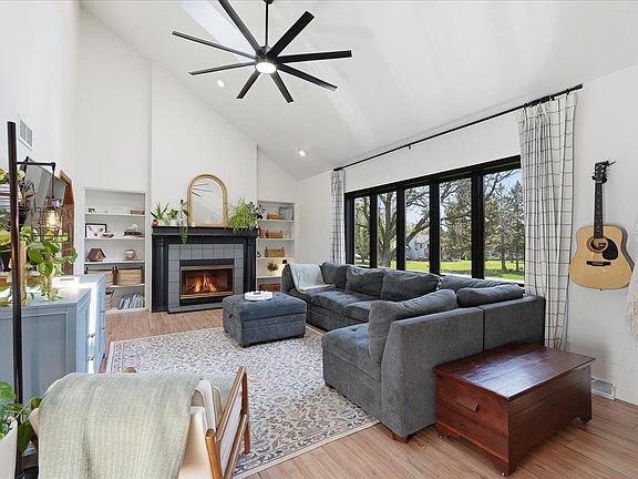 2nd image of 6715 Forest Park Dr
