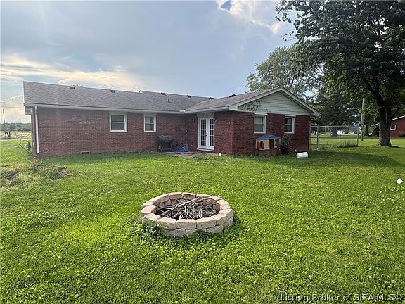 4th image of 521 S Cardinal Lane