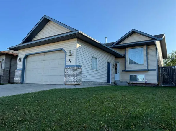 36 E Pinnacle Way, Grande Prairie, AB T8W 2X6