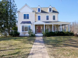 68 Fletcher Rd, Bedford, MA 01730