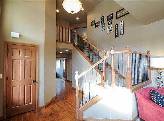 5th image of 3560 Regent St