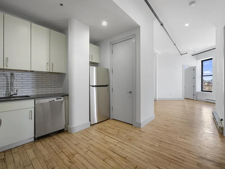 1381 Myrtle Ave #2C — Photo 2
