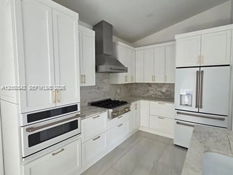 19640 NW 87th Pl #0 — Photo 10
