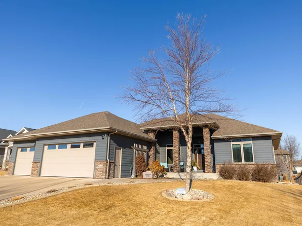8712 E Sassafras St, Sioux Falls, SD 57110