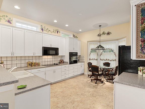4th image of 5441 Rodriquez Ln