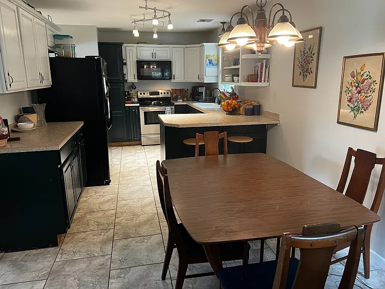 650 S Ray Ave — Photo 7
