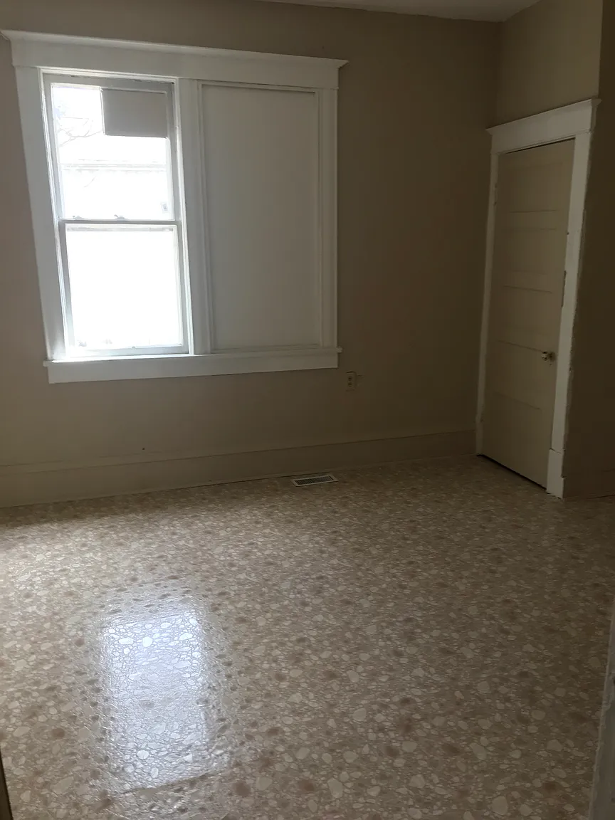 632 W Packard St photo 1