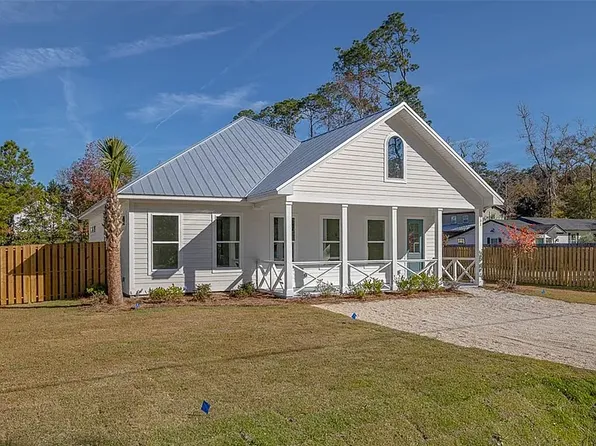 129 Village Dr, Saint Simons Island, GA 31522