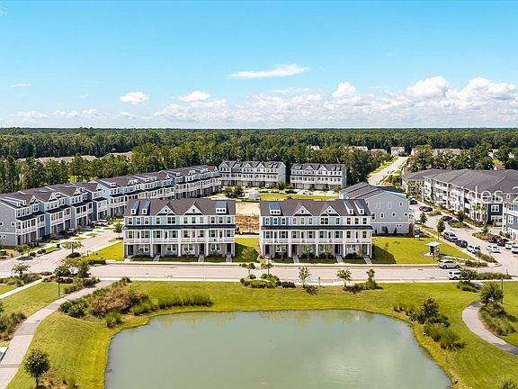 3rd image of 416 Parkside Commons