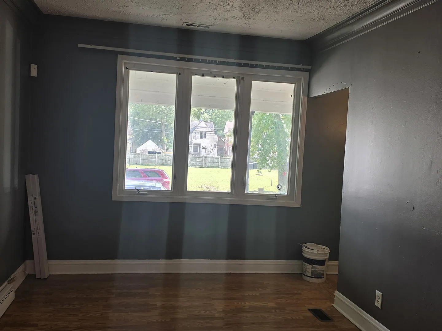 3 bed, 989 sqft, $1,500 — Photo 2