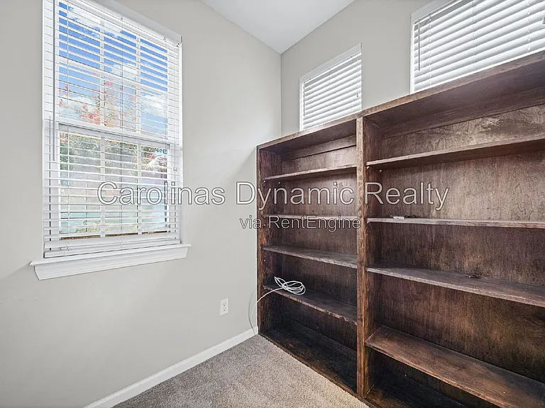 5470 Allison Ln — Photo 17