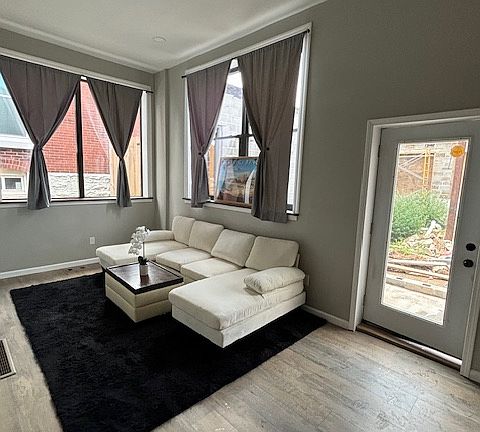 2nd image of 4705 Washington Blvd #E