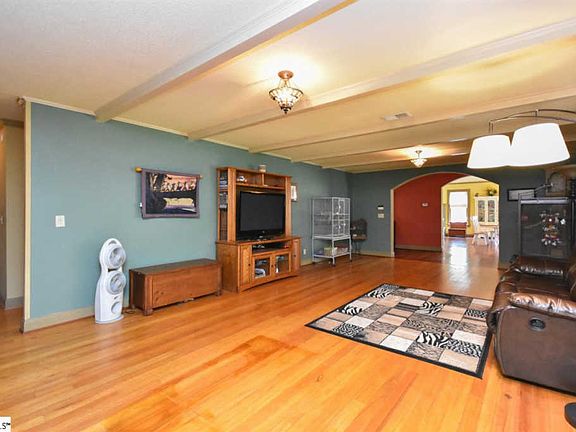 5th image of 303 Dellrose Cir
