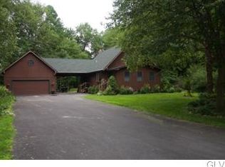 218 Cherrywood Dr, Wind Gap, PA 18091