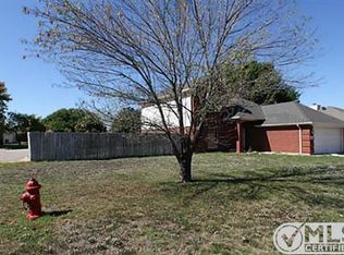 816 Liberty Ln, Blue Mound, TX 76131