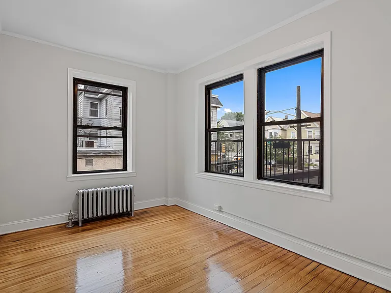 125-133 Kearny Ave Apartments — Photo 8