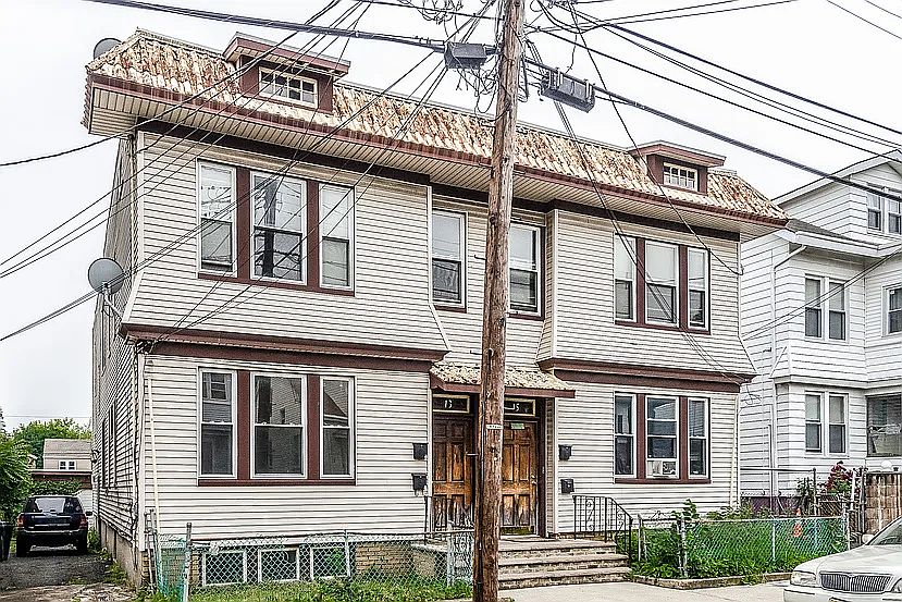 1st image of 13 Leslie Pl #A